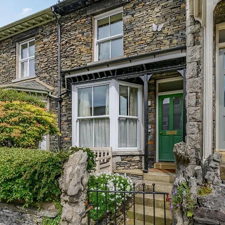 2 Bed In Sz488 Windermere